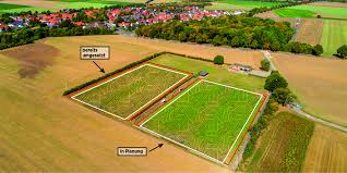 Der garten ist eher lieblos gepflegt, wird von mietern zweier häuser genutzt, im sommer ist da schon ziemlich was los, weil in beiden häusern auch viele kinder wohnen. Asel Verkleinert Fussballplatz Kicker Wollen Weniger Laufen Hildesheimer Allgemeine