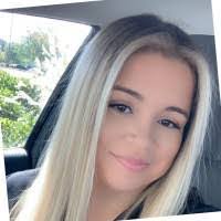 Sarah Lipp's Instagram, Twitter & Facebook