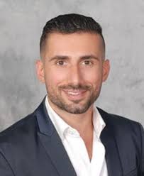 Star Rating and Reviews for Zaven Paronian