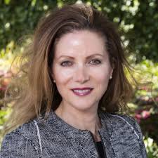 Last night I had the privilege of joining Chris and Olga from 'Pass It On  Clothing', volunteering in Martin Place, handing out used clothes and shoes  to those in need. It's a