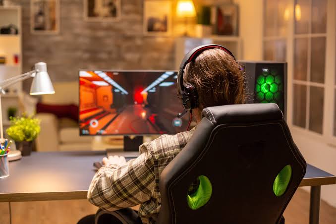 How to Improve Your Online Gaming Experience - The Visual Communication Guy