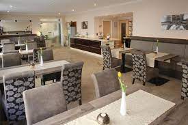 Die recht kurzen wege zu allen einrichtungen und anlagen vor ort lassen sie die hektik des alltages schnell vergessen. Hotel Haus Christa Bad Bertrich Aktualisierte Preise Fur 2021