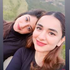 Two brilliant actresses 😍😍 #SajalAly #YumnaZaidi