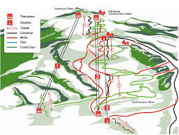 Liniştita poiana brașov se află în staţiunea de schi cu acelaşi nume la o înălţime de 1030 m, o staţiune care are cele mai modern dotări şi cea mai mare capacitate schiabilă din românia. Partia De Ski Drumul Rosu Poiana Brasov Obiective Turistice Harta Romaniei
