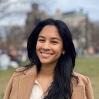 Sara Sledge's Instagram, Twitter & Facebook