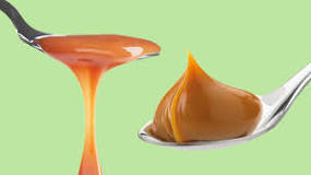 What is the difference between caramel sauce and dulce de leche?