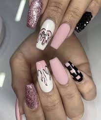 Black And White Flames Nails Pink Black Fire Lip Lips Flame Sparkles White Nails Beauty Squares Love Them So Much Wow Pretty Inspira Edgy Nails Swag Nails Checkered Nails