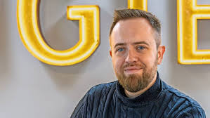 Islamismus-Studie 2024: Was ein Politiklehrer aus Hannover von den  Äußerungen muslimischer Schüler hält