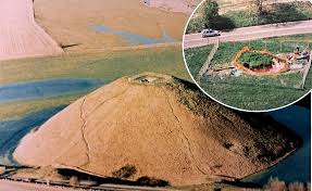 25 years since the collapse of Silbury Hill: the hole story | Salisbury & Avon Gazette | In Print & Online