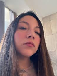 🌹🌹🌹 si, dónde anda la mujer más linda del mundo, saludos y que tengas un  excelente descanso buenas noches