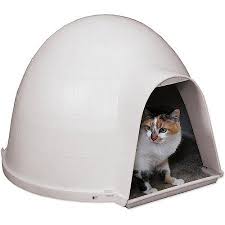 The Condominium Features A Dome Shaped Construction That Comforts The Cat By Keeping It Warm In The Winter And Co Outdoor Cat House Pet Mat Outdoor Cat Shelter