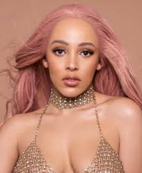 However, information regarding their first meeting and when they start dating each other is still unknown to the media. Doja Cat Bio Net Worth Real Name Boyfriend Break Up Tours Height Facts Parents Age Salary