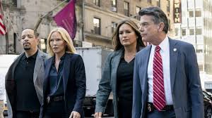 Svu was retooled between the first and second seasons. 0xtzq 1wzxmrpm