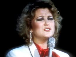 The list includes many familiar and great female pop singers such as adele, taylor swift, ariana grande, selena gomez, janet jackson.the women pop singers featured in this list are from united states, united kingdom, canada & australia and many more countries. Most Iconic Female Country Music Stars Of All Time