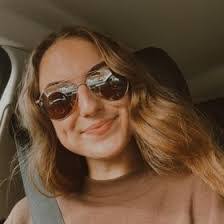 Roxanne Roe's Instagram, Twitter & Facebook