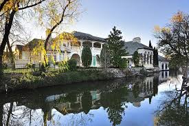 Austin, tx real estate & homes for sale. Custom Designed House On The Shores Of Lake Austin For Sale