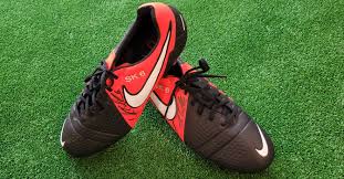 Im defensiven mittelfeld setzt trainer pal dardai in der startelf stattdessen auf den argentinier santiago ascacibar. Sami Khedira United Charity Auktionen Fur Kinder In Not