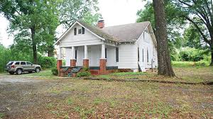 A recent study into the effectiveness of green infrastructure for improving air quality in urban street canons (the gaps between large buildings), found living green walls can have a big impact. Before After Exterior Makeovers Bevolo Gas Electric Lights