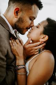 D E S T I N A T I O N. Lugging Lights