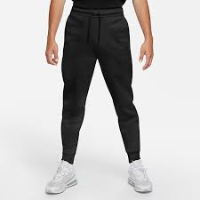 Voir plus d'idées sur le thème ensemble nike homme, mode homme, styles de mode pour hommes. Vetements Pour Homme Nike Fr