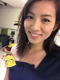 米可白- 以前都不知道原來「眉毛」對一個女生這麼重要，我是一字眉～眉毛常常因為太近，看起來很兇又陽剛⋯大家都說我整個人有一股正氣凜然的感覺。  今天第一次嘗試給別人修眉⋯哈哈！～我好喜歡😚。