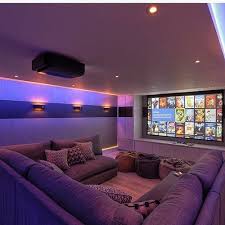 Imagen Descubierto Por Fashion And Beauty Descubre Y Guarda Tus Propias Imagenes Y Videos En We Home Cinema Room Small Home Theaters Living Room Theaters