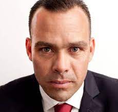 Rafael édgar dudamel ochoa, commonly known as rafael dudamel (born january 7, 1973), is a venezuelan football manager, currently in charge of chilean club universidad de chile and former. La Catedral Rafael Dudamel Los Mira Directo A Los Ojos Y Hasta Bien Dentro Del Alma Facebook