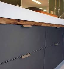 Open frame kitchen cabinets can look more modern or more traditional, depending on the design of the kitchen and the hardware of the cabinets. Pin On Decorative Pulls