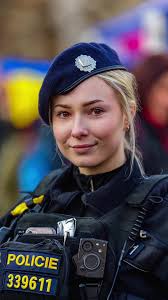 岐阜県の現役婦人警察官