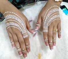 Karna desainnya yg mudah dan bikinnya cepet. 180 White Henna Ideas In 2021 White Henna Henna White Henna Designs