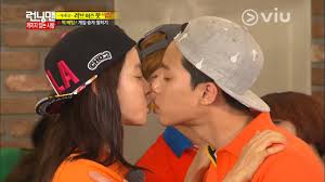 First aired on 11 july 2010, running man has been a household name when it comes to variety shows. Viu Singapore Running Man Park Seo Joon Song Ji Hyo S Couple Game Facebook