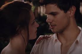 Nonton Film The Twilight Saga Breaking Dawn Part 1 Subtitle Indonesia Film Koleksi Terbaru Di 2020 Twilight Saga Film Saga