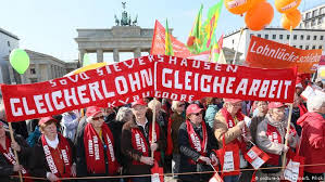 The date symbolises how far into the new year an american woman must work to earn the same as a man made in the previous year. Why Women In Germany Need Equal Pay Day In 2015 News Dw 20 03 2015