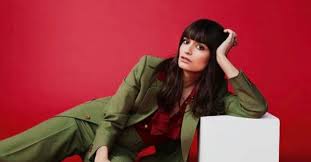Last updated september 29, 2019. Clara Luciani Back She Reveals The Colorful Clip Le Reste The Saxon
