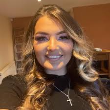 60s night 🌼☮️👀🎊 • • • • #makeup #mua #glam #1960makeup #pink #black  #dressup #paphosmakeup #paphosmakeupartist #sliving