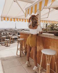 Sus fans, claro, aprovecharon esta oportunidad para aclarar dudas sobre algunos temas. De Los Cabos A Paris La Glamorosa Vida De Michelle Salas La Hija De Luis Miguel Perfil Formosa