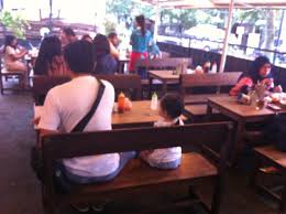 Ada banyak sekali warung bakso yang bisa anda temukan di daerah yang berslogan 'kota sejuta bunga' ini. Suasana Teras Warung Bakso Photo De Bakso Soun Dan Mie Ayam Lodaya 65 Bandung Tripadvisor