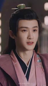 He got lost btw Tanwa and Victor 🤣