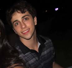 Can someone give me eyebrows and put a smile