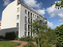 Wohnung mit moderner ausstattung und mit einem balkon der nach sudwesten ausgerichtet ist. 3 Zimmer Wohnung Zu Vermieten Aubertstr 7 13127 Berlin Franzosisch Buchholz Pankow Mapio Net
