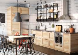 Farbkonzepte Fur Die Kuchenplanung 12 Neue Ideen Und Bilder Von Ikea Kuchen Deko Tisch Kuchendesign Kuchenumbau