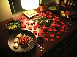 Por ello, hemos recopilado 15 ideas para recrear las mejores noches de citas en casa: Como Preparar Una Cena Romantica Decoracion Ideas Diy Y Consejos Espaciohogar Com