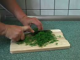 Frische kräuter kann man auf zweierlei weise einfrieren. Video Dill Konservieren Und Aufbewahren So Geht S