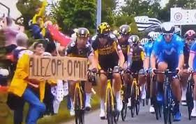Last year's tour de france winner and runner up were unable to match alaphilippe's pace and even when the road evened out the frenchman had enough in the tank to take the win, despite being a crash victim earlier in the day, with michael matthews (team bikeexchange) and roglic rounding out the top. Vdxaejfm4h9evm