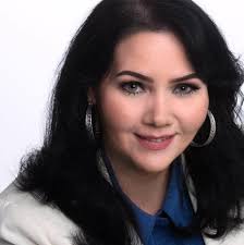 Tracy Neal's Instagram, Twitter & Facebook