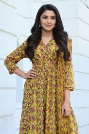 Uppena Movie Heroine Krithi Shetty Interview Stills South Indian Actress 'uppena', starring panjaa vaisshnav tej and krithi shetty, is directed by buchi babu sana. uppena movie heroine krithi shetty
