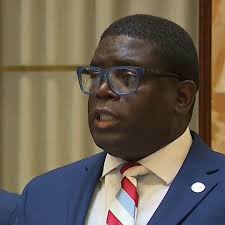 Legislature meeting adjourns abruptly amid dispute over Dem. Minority  Leader position