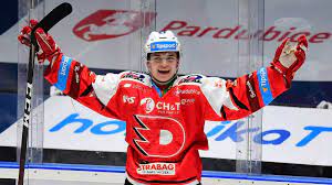 Blumel scored a goal in this game. Blumel Trileta Smlouva A Hned Hattrick Jeste Ze Nepodepsal Na Pet Let Culi Se Stastny Hokej Cz Web Ceskeho Hokeje