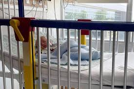 Het virus komt met name in de winter voor. Cold Weather Virus In Summer Baffles Docs Worries Parents