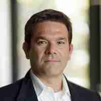 How additive manufacturing allows products to absorb variety in use:  Empirical evidence from the defensive industry